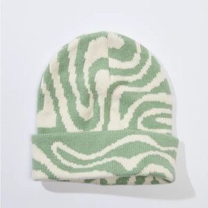 American Eagle Outfitters Green and Cream Knit Beanie